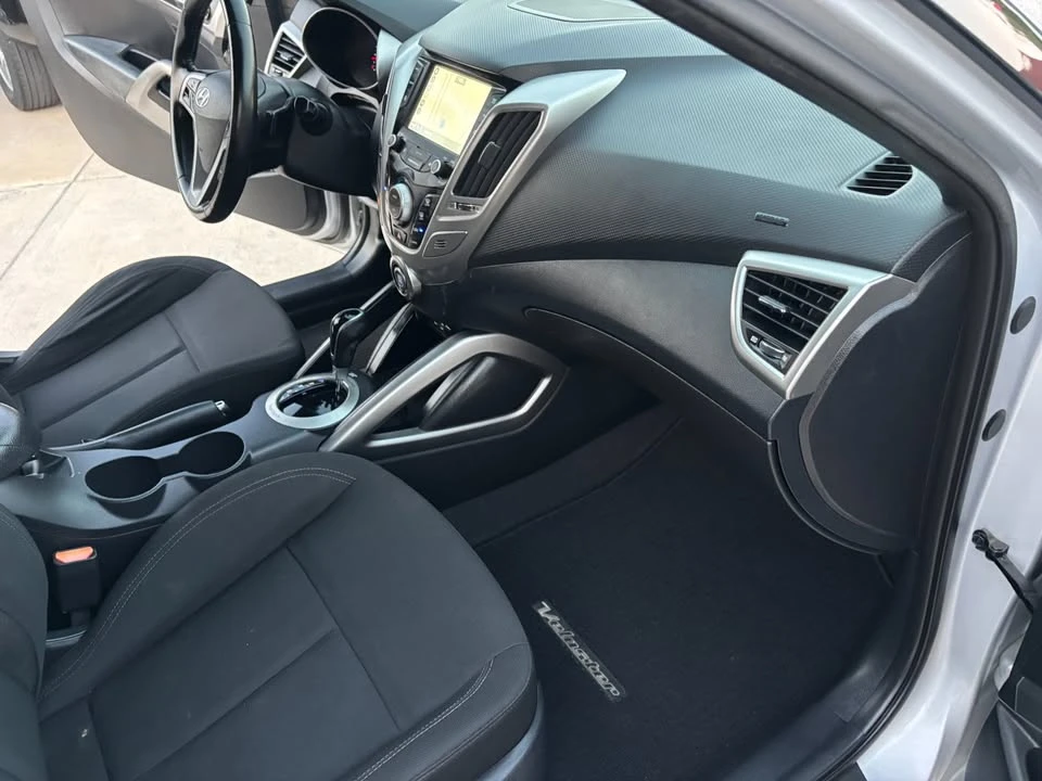 2017 Hyundai Veloster - Image 18 of 20