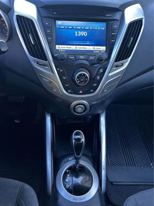 2017 Hyundai Veloster - Image 14 of 14