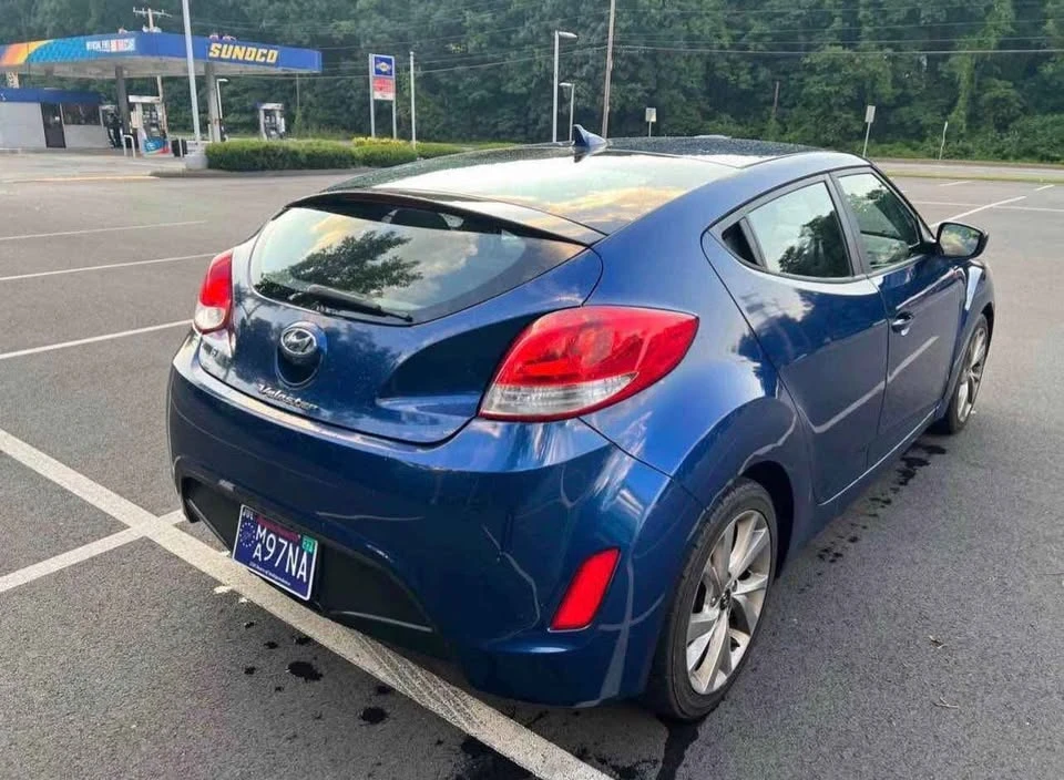 2017 Hyundai Veloster - Image 5 of 10
