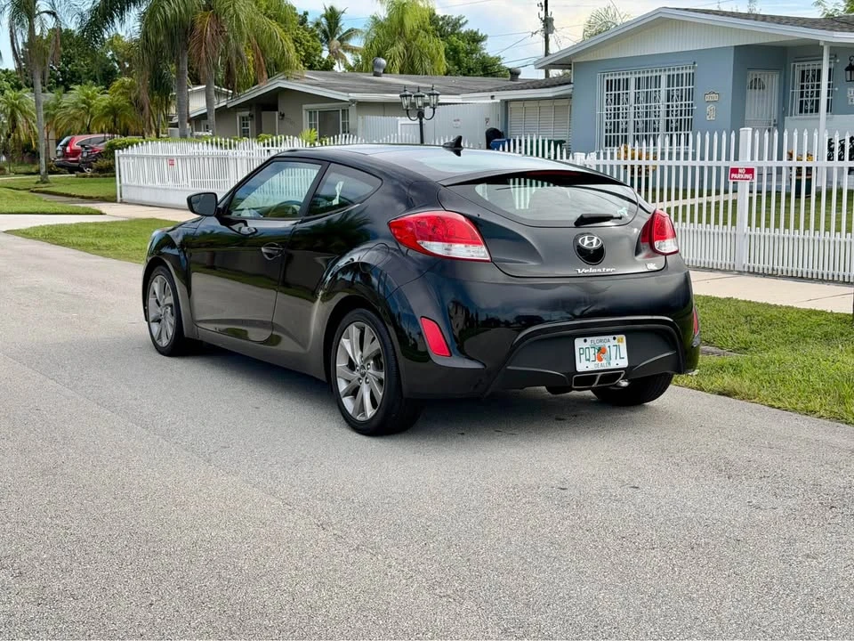 2017 Hyundai Veloster - Image 4 of 14