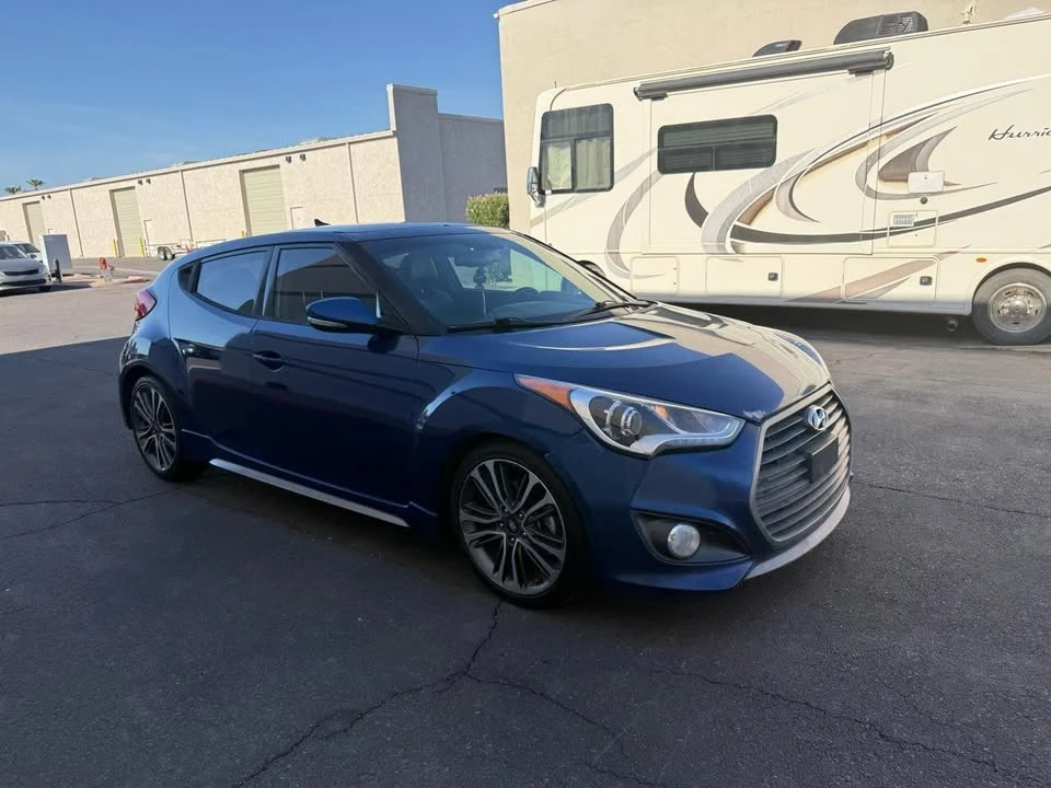 2017 Hyundai Veloster - Image 2 of 5