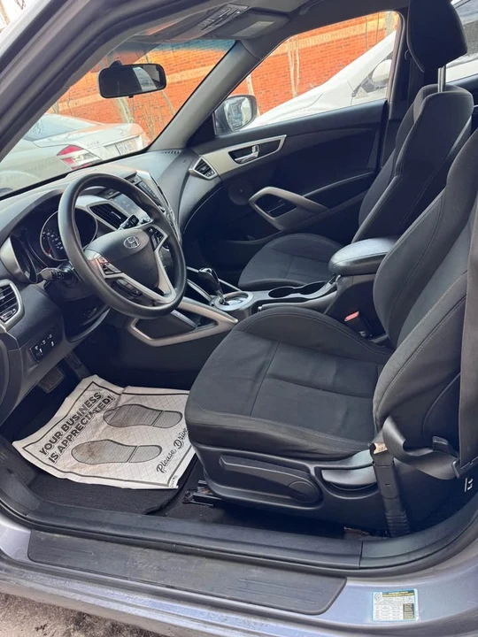 2017 Hyundai Veloster - Image 10 of 14