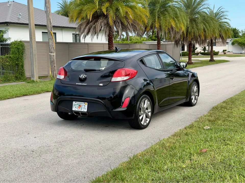 2017 Hyundai Veloster - Image 6 of 14