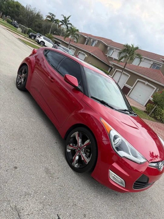 2017 Hyundai Veloster - Image 8 of 9