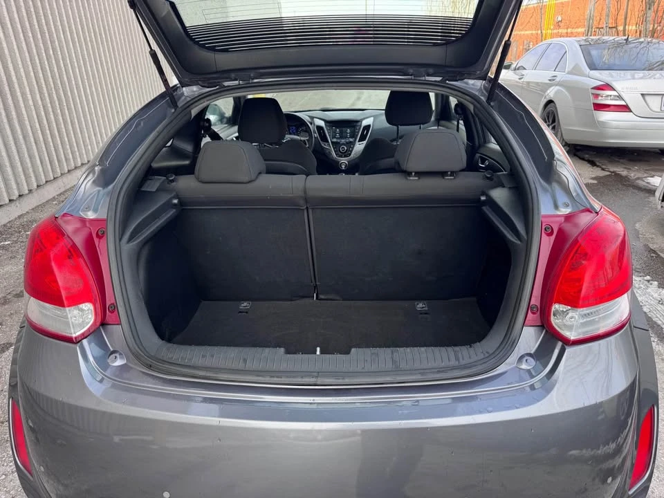 2017 Hyundai Veloster - Image 13 of 14