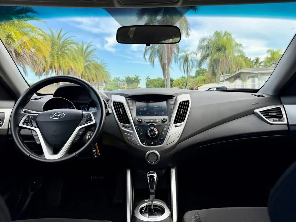 2017 Hyundai Veloster - Image 14 of 14