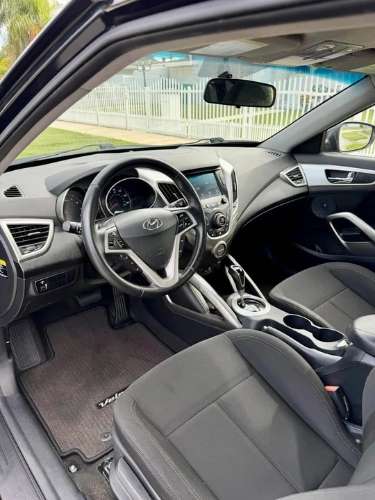 2017 Hyundai Veloster - Image 8 of 14