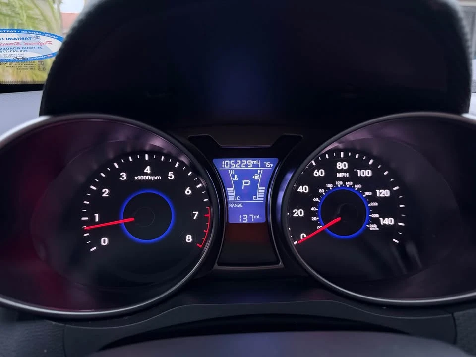 2017 Hyundai Veloster - Image 7 of 9