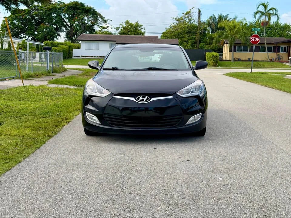 2017 Hyundai Veloster - Image 2 of 14