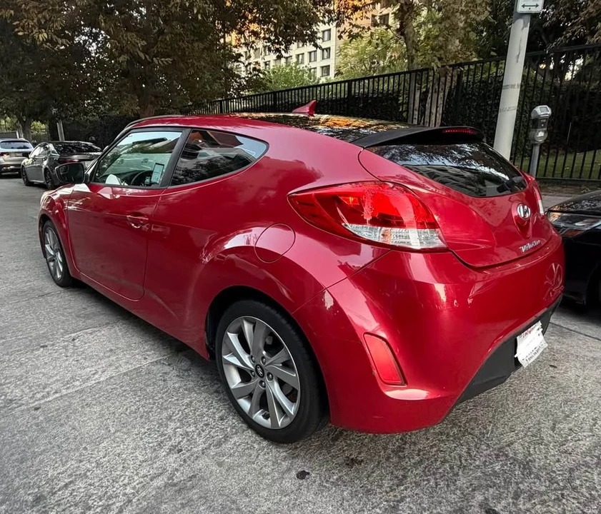 2017 Hyundai Veloster - Image 7 of 11