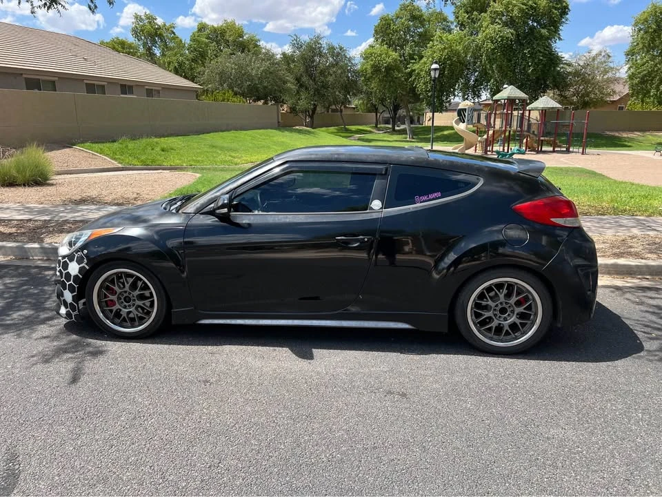 2017 Hyundai Veloster - Image 6 of 11