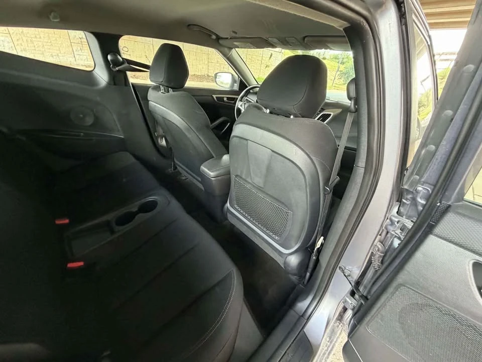 2017 Hyundai Veloster - Image 12 of 20