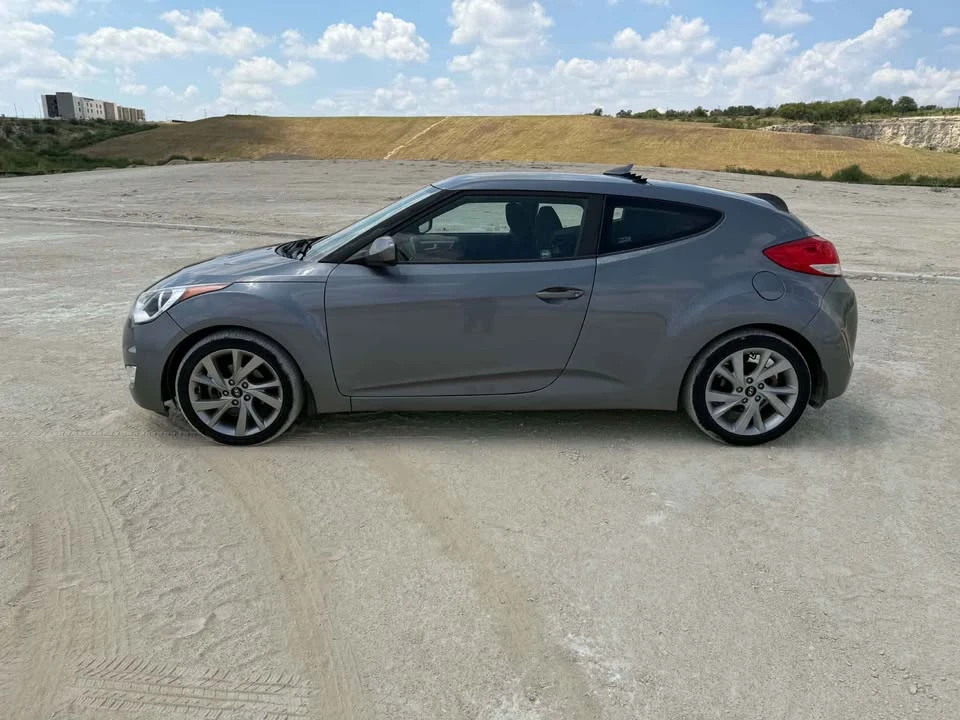 2017 Hyundai Veloster - Image 3 of 20