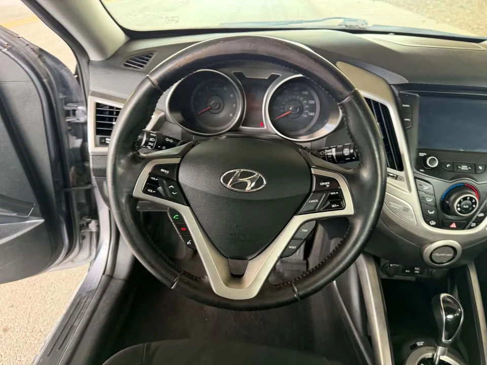 2017 Hyundai Veloster - Image 18 of 20