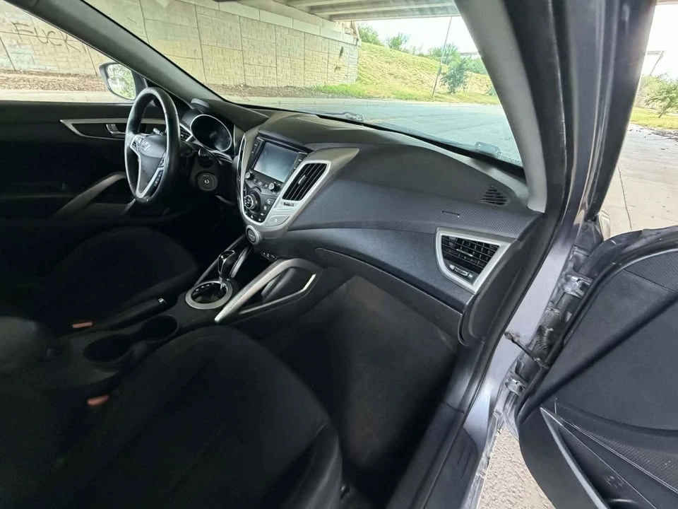 2017 Hyundai Veloster - Image 15 of 20