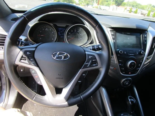 2017 Hyundai Veloster - Image 13 of 20
