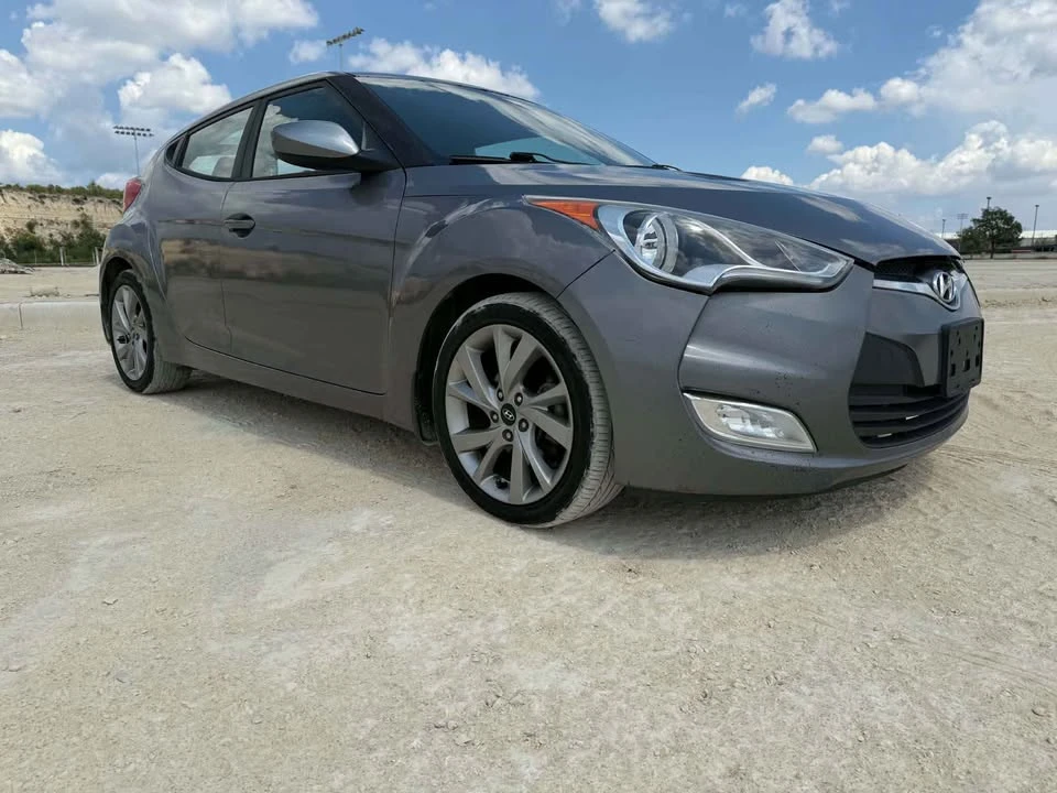 2017 Hyundai Veloster - Image 4 of 20
