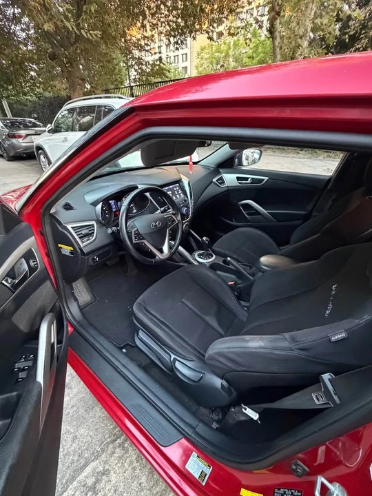 2017 Hyundai Veloster - Image 5 of 11