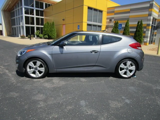2017 Hyundai Veloster - Image 8 of 20