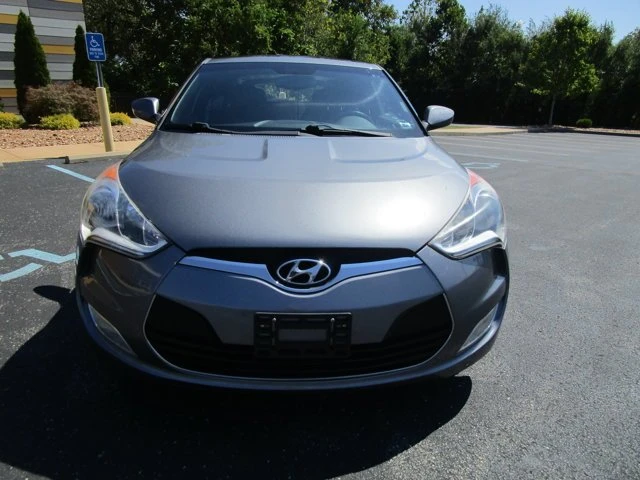 2017 Hyundai Veloster - Image 2 of 20