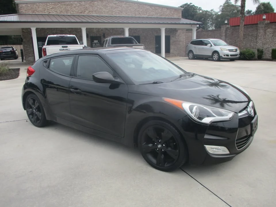 2017 Hyundai Veloster - Image 2 of 16