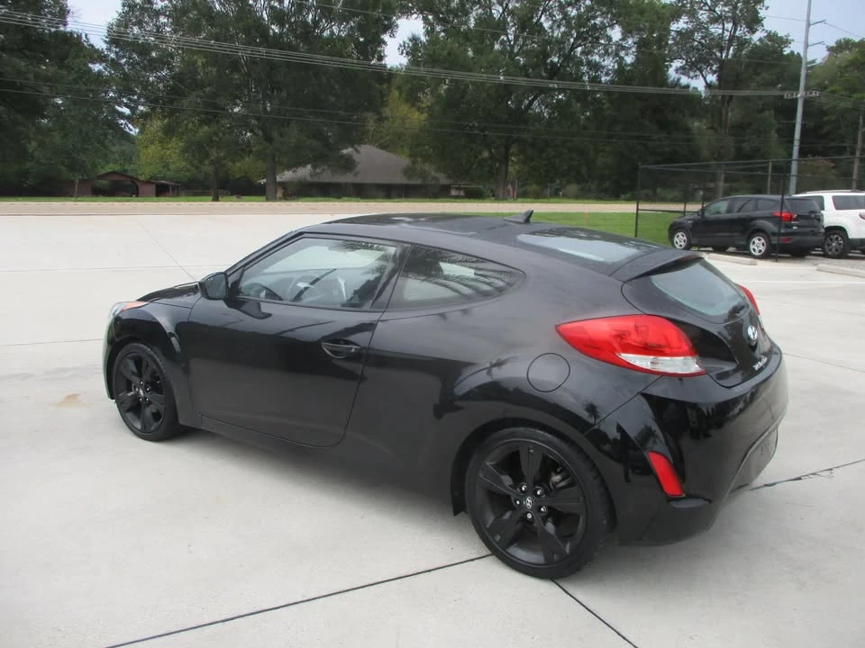 2017 Hyundai Veloster - Image 8 of 16