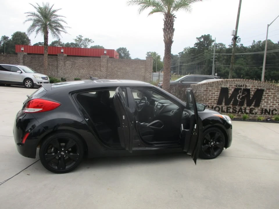 2017 Hyundai Veloster - Image 11 of 16