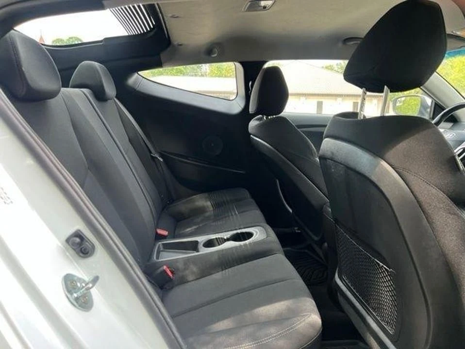 2017 Hyundai Veloster - Image 16 of 20