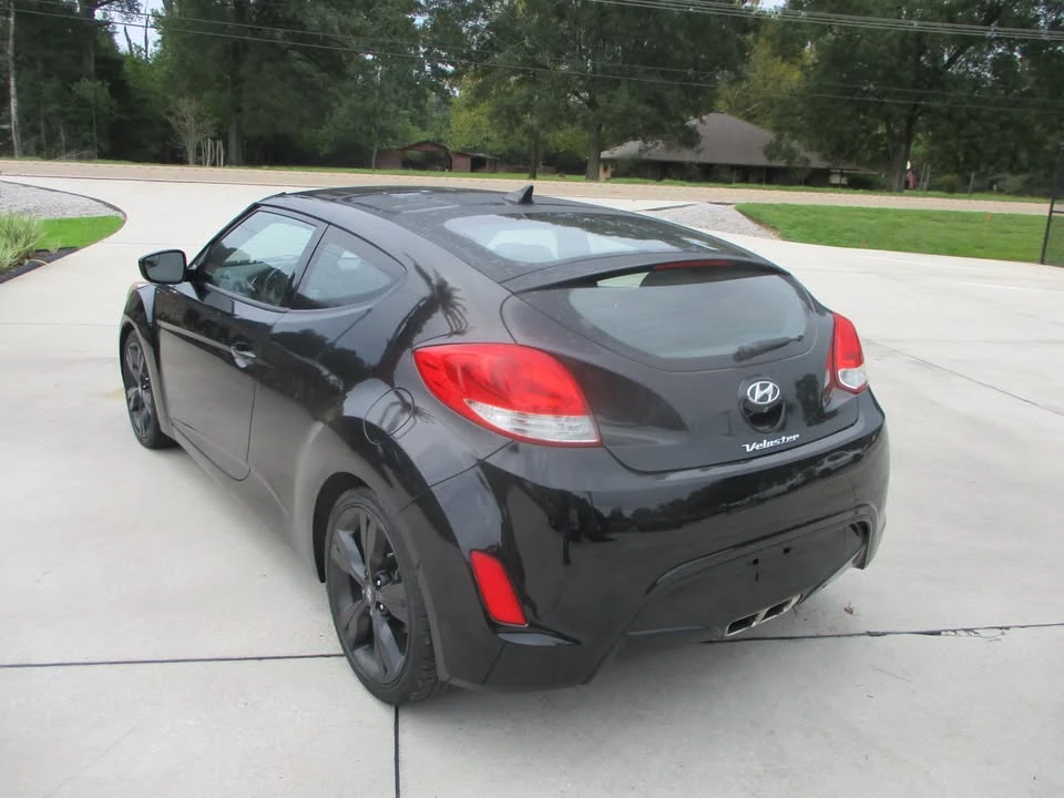 2017 Hyundai Veloster - Image 9 of 16