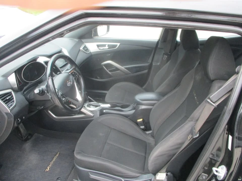 2017 Hyundai Veloster - Image 14 of 16