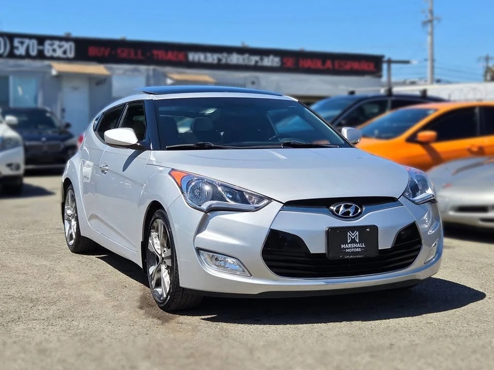 2017 Hyundai Veloster - Image 2 of 20