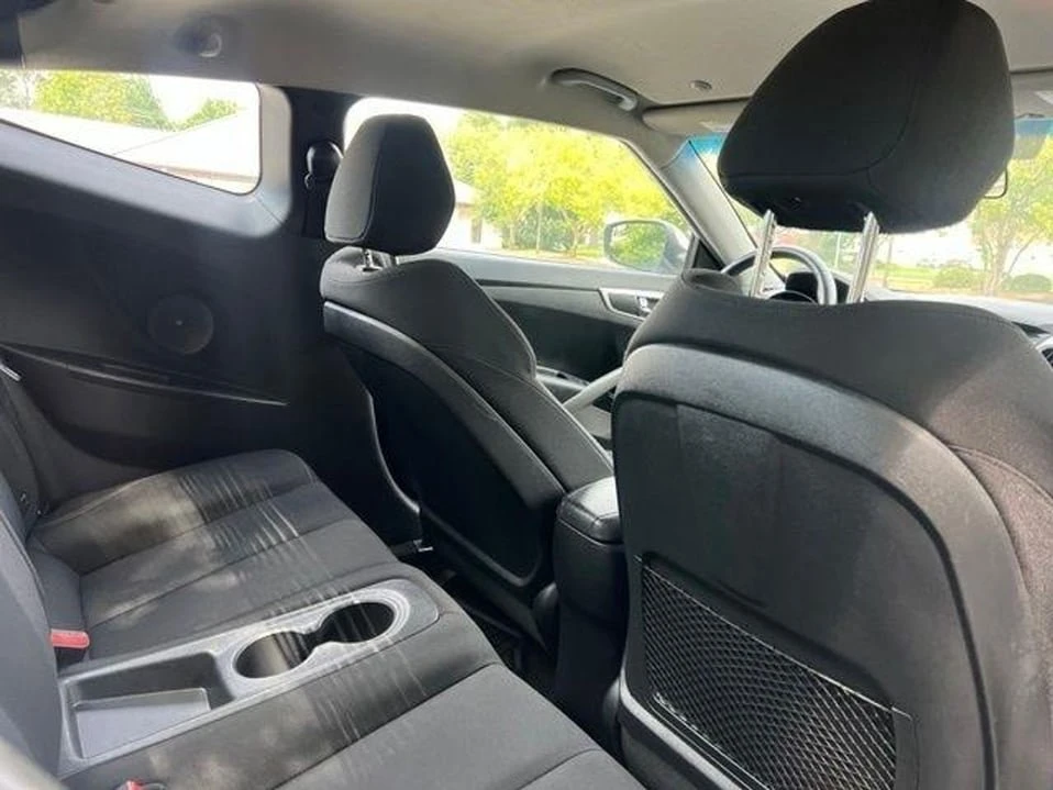 2017 Hyundai Veloster - Image 15 of 20