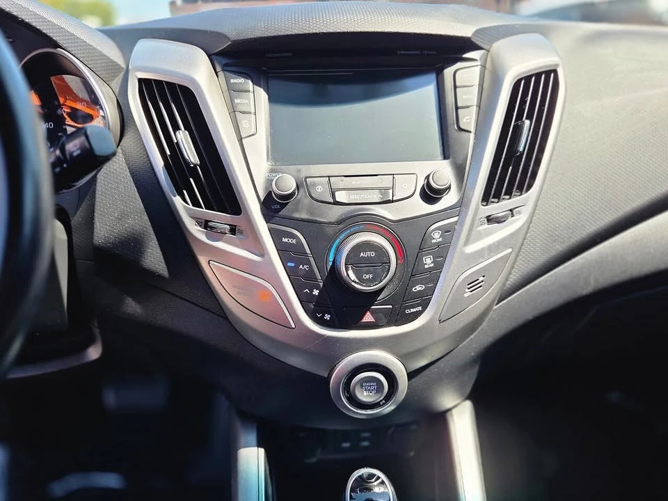 2017 Hyundai Veloster - Image 13 of 20