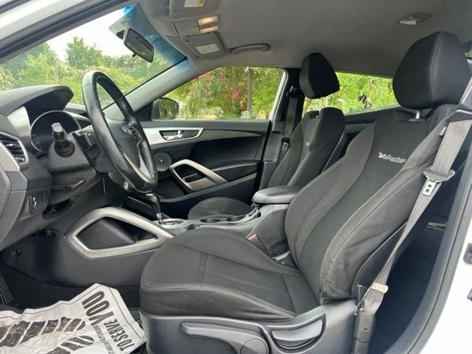 2017 Hyundai Veloster - Image 12 of 20
