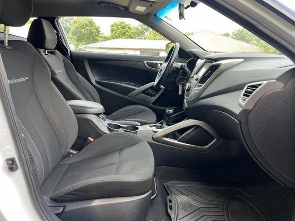 2017 Hyundai Veloster - Image 20 of 20