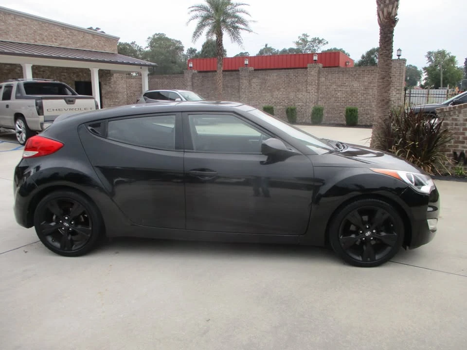2017 Hyundai Veloster - Image 12 of 16
