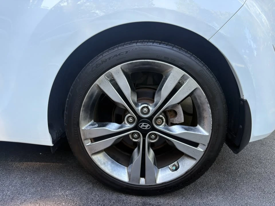 2017 Hyundai Veloster - Image 10 of 15
