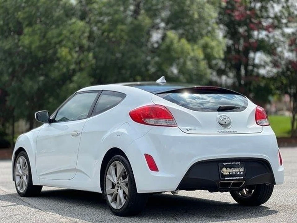2017 Hyundai Veloster - Image 7 of 20
