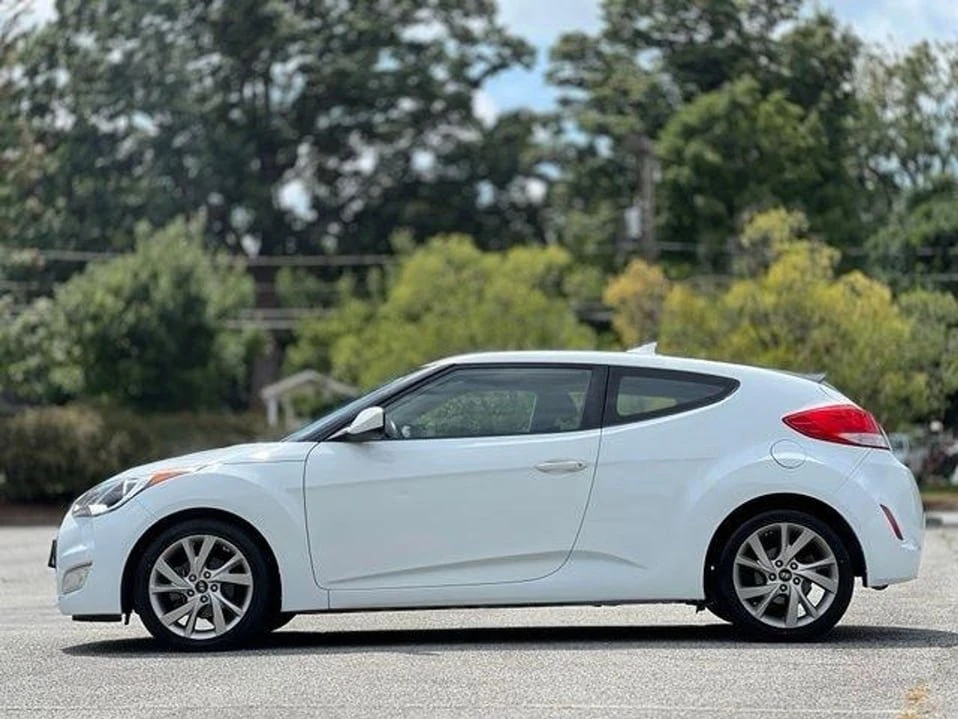 2017 Hyundai Veloster - Image 8 of 20