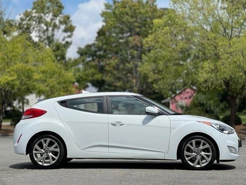 2017 Hyundai Veloster - Image 4 of 20