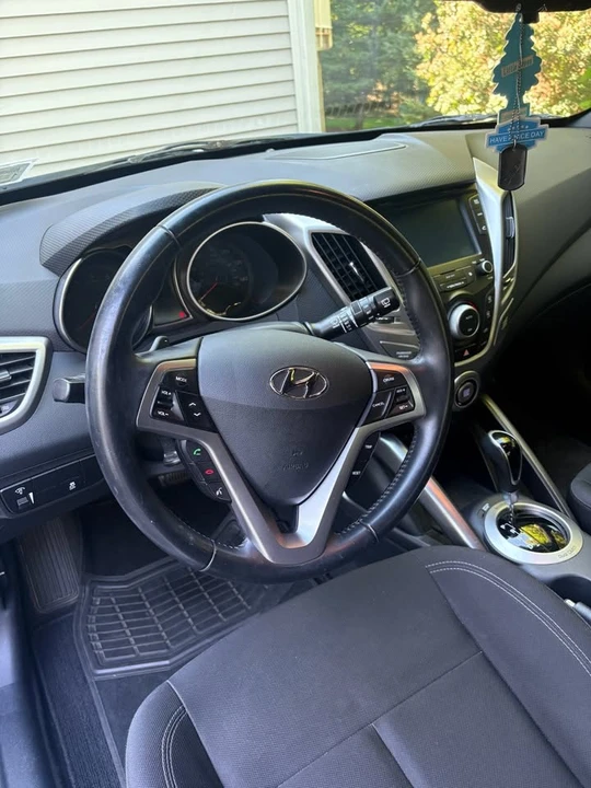 2017 Hyundai Veloster - Image 6 of 15