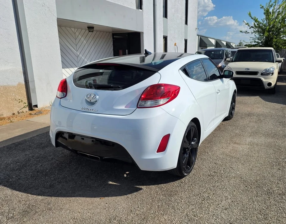 2017 Hyundai Veloster - Image 6 of 20