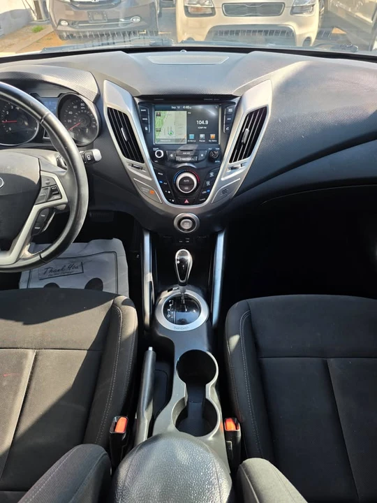 2017 Hyundai Veloster - Image 16 of 20