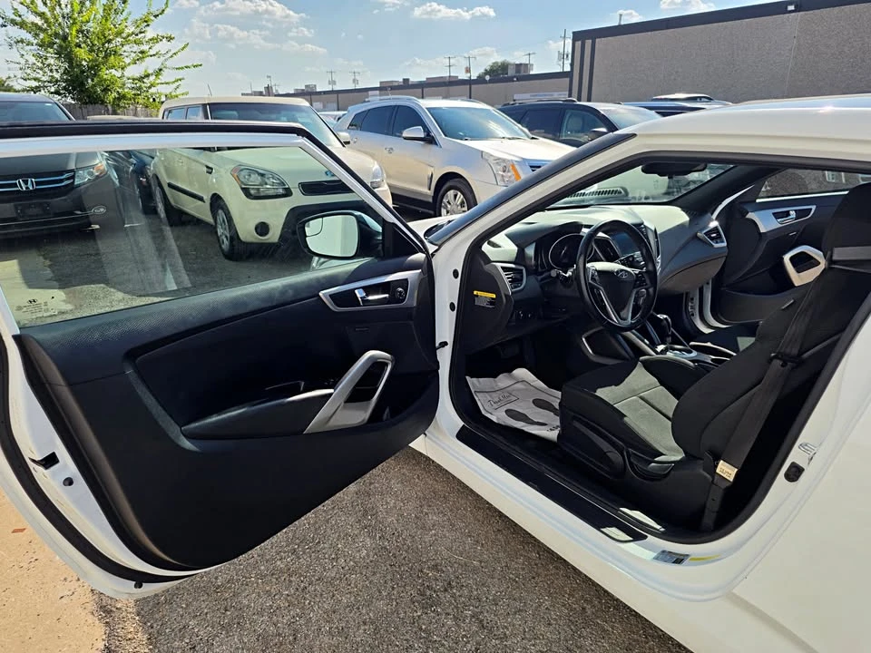 2017 Hyundai Veloster - Image 8 of 20