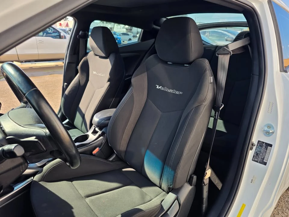 2017 Hyundai Veloster - Image 10 of 20