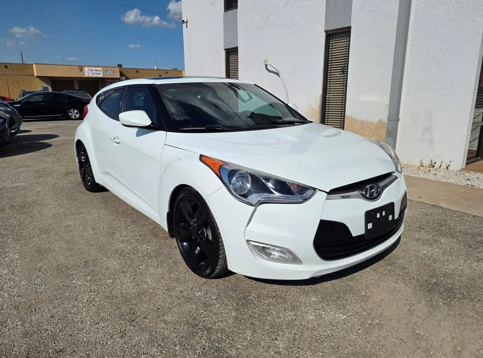 2017 Hyundai Veloster - Image 4 of 20