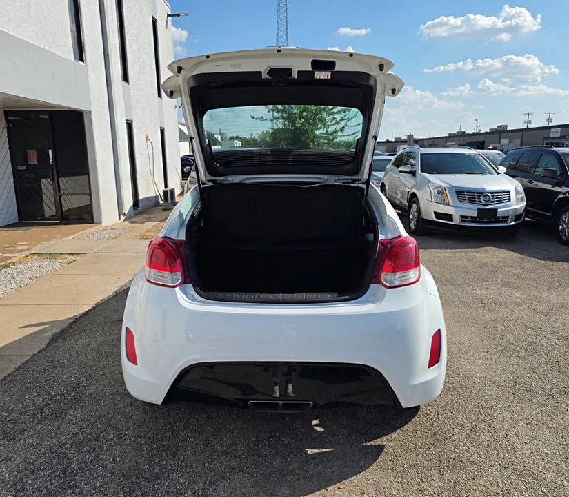 2017 Hyundai Veloster - Image 13 of 20