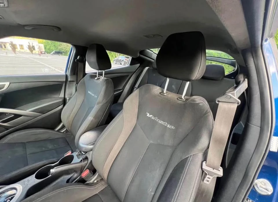 2017 Hyundai Veloster - Image 8 of 10
