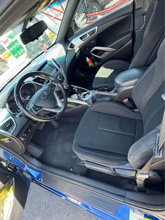2017 Hyundai Veloster - Image 2 of 8