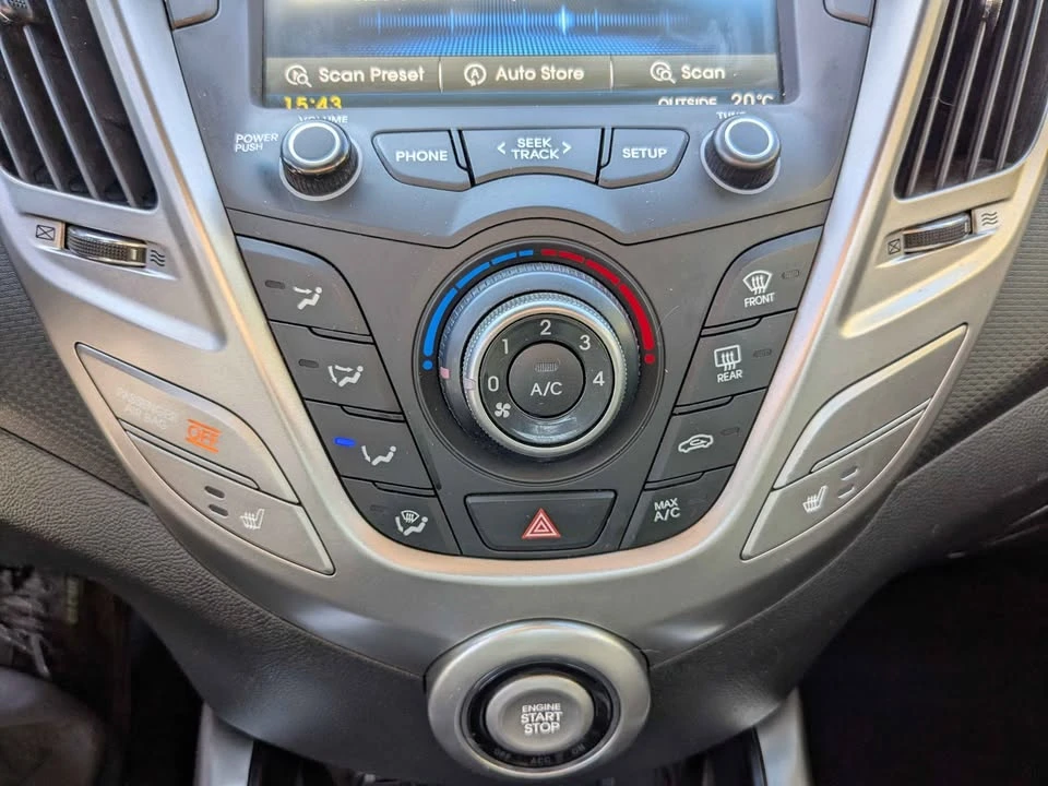 2017 Hyundai Veloster - Image 18 of 20